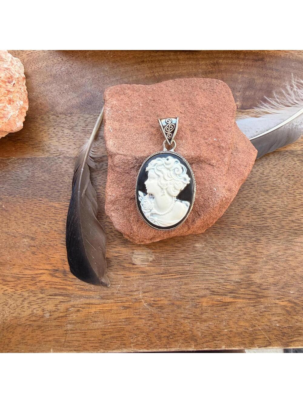 Vintage Stamped 925 Onyx Cameo Pendant Necklace
